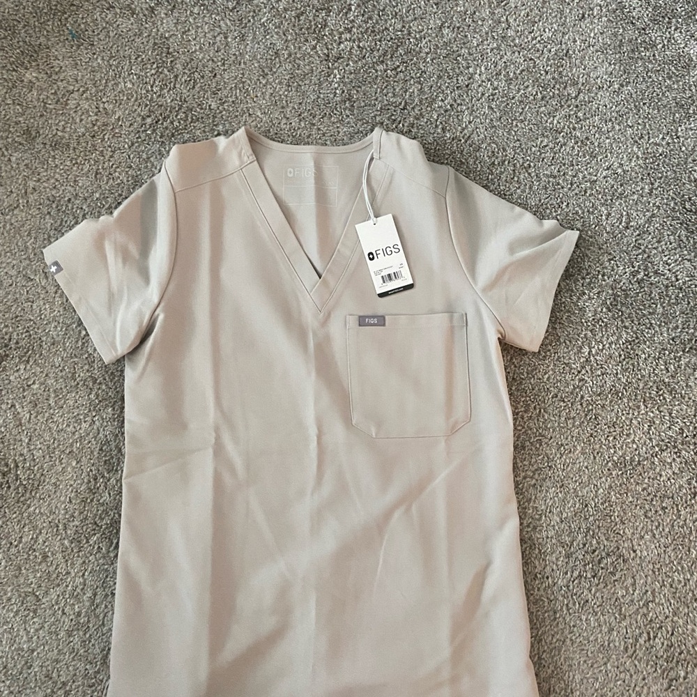 Figs Bone Catarina Scrub Top